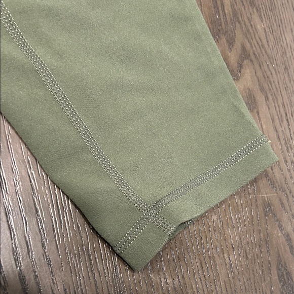 Reebok Olive Green Women's Leggings NWT - Picture 6 of 7